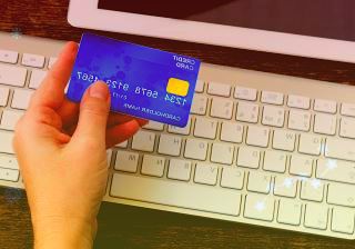 淘宝启动“2021十大年度商品”评选搪瓷痰盂、小黄鸭发卡呼声最高